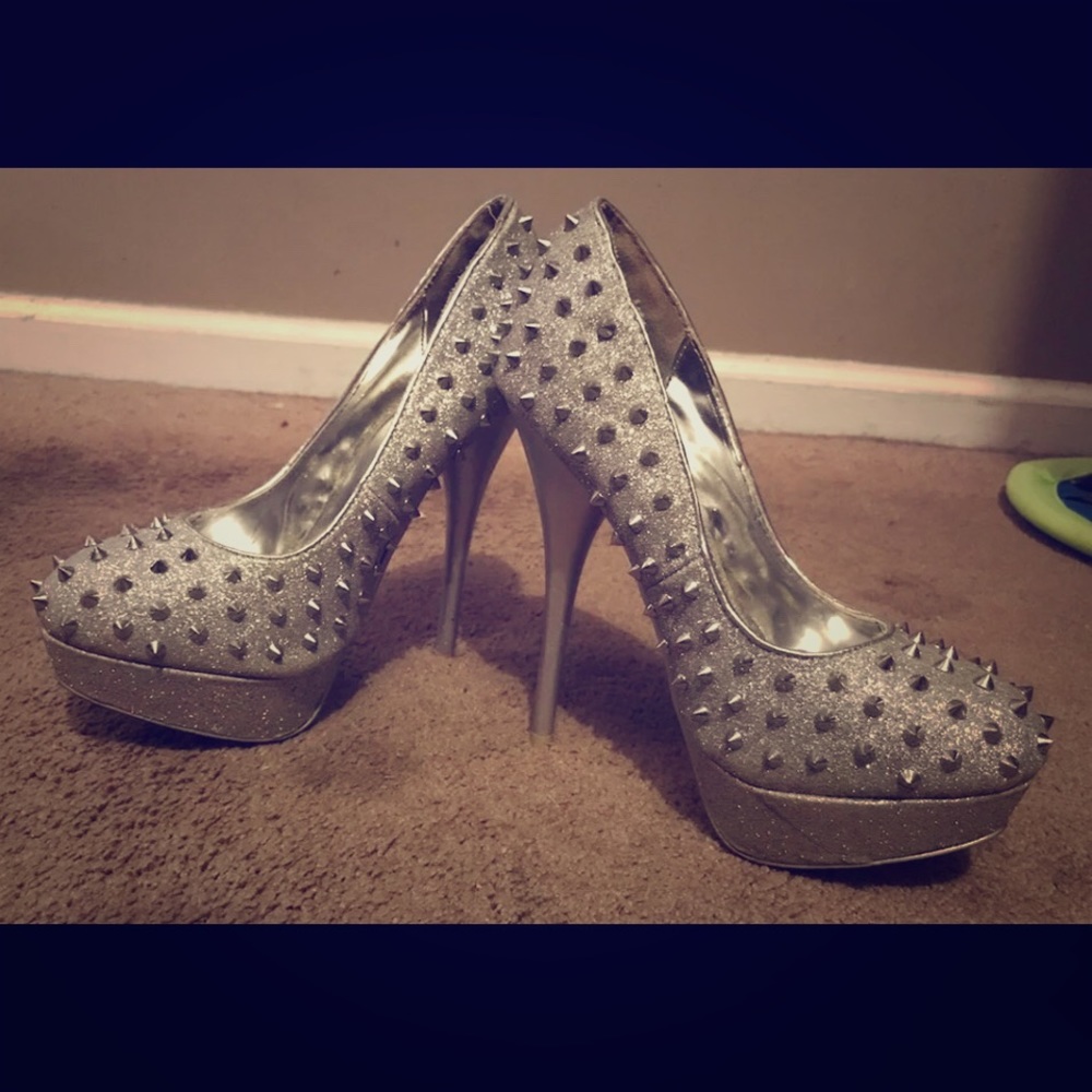 Silver spiked Posh Pumps
